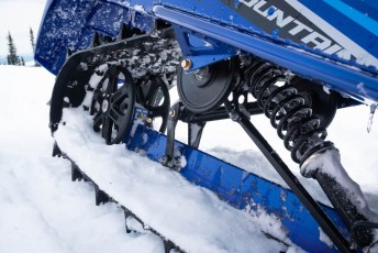 Yamaha SXVenom Mountain uses a single-beam rear suspension, just like its full-sized sibling, the new Mountain Max.