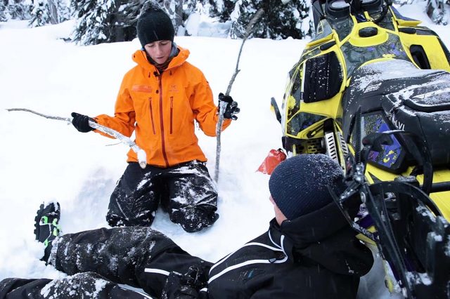 How to Splint a Broken Leg