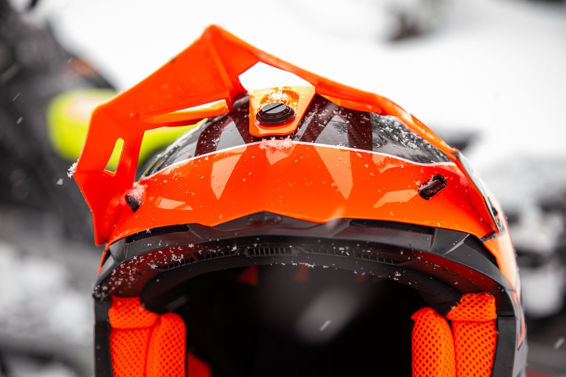 509 Altitude Helmet Review Carbon Fiber 3K vs. Fibreglass 2.0