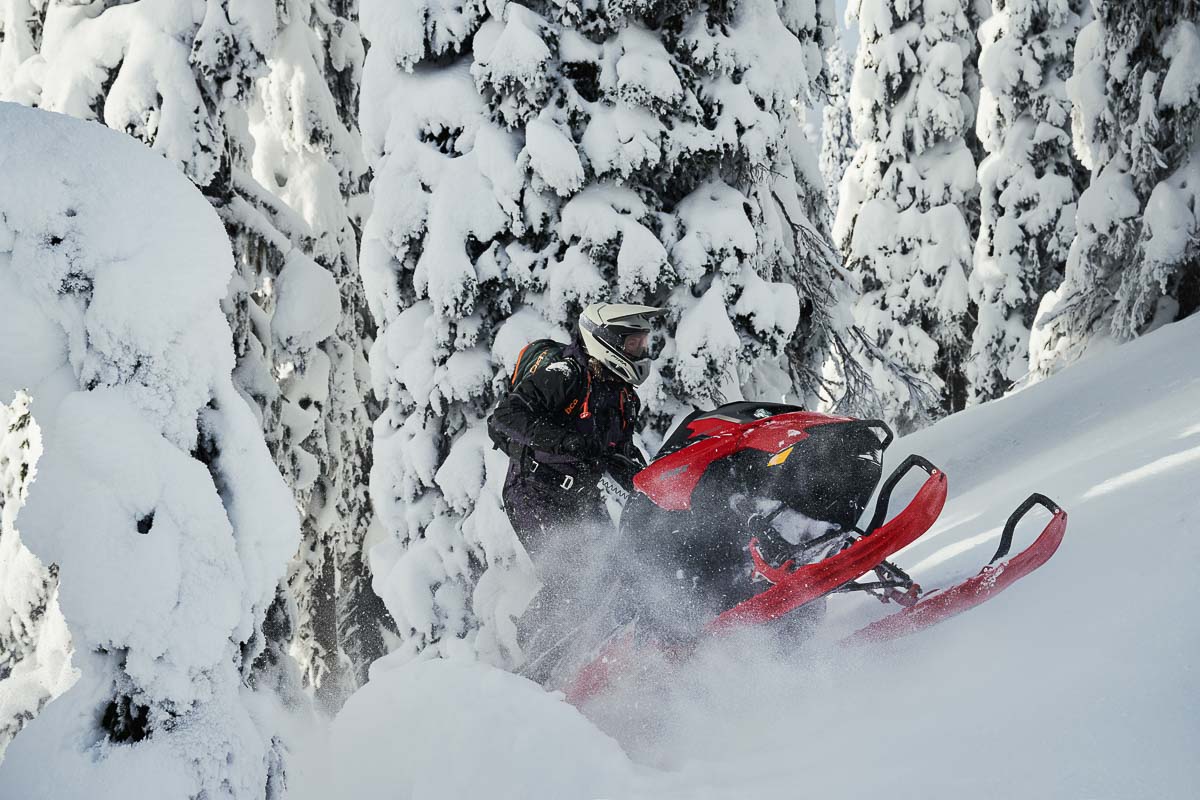 2024 Lynx Shredder Snowmobile _7 Mountain Sledder